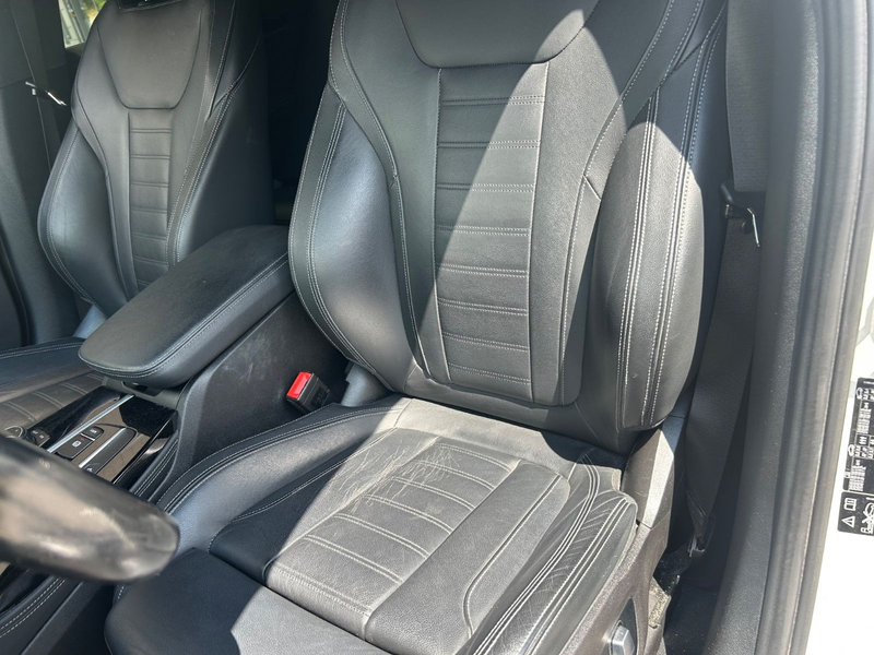 BMW X4 xDrive 20 i xLine Headup Pano kamera Ahk H&K — photo 11