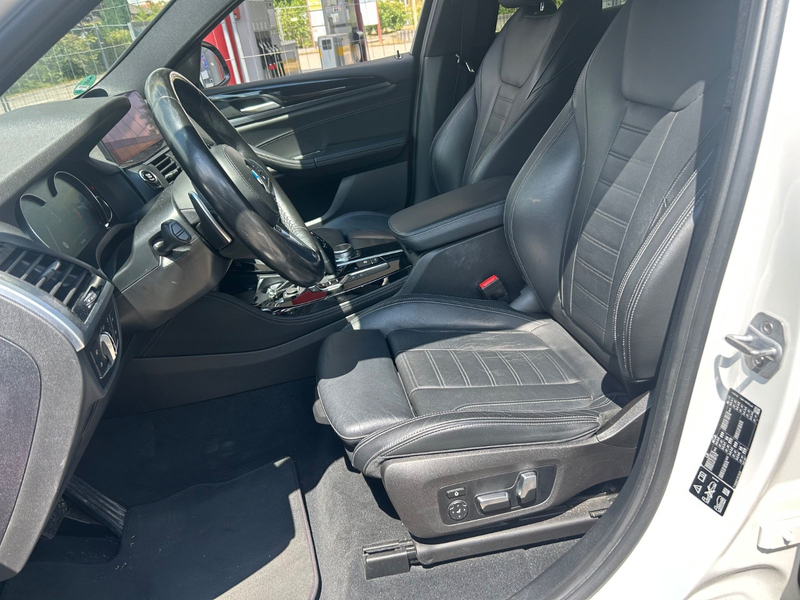 BMW X4 xDrive 20 i xLine Headup Pano kamera Ahk H&K — photo 10