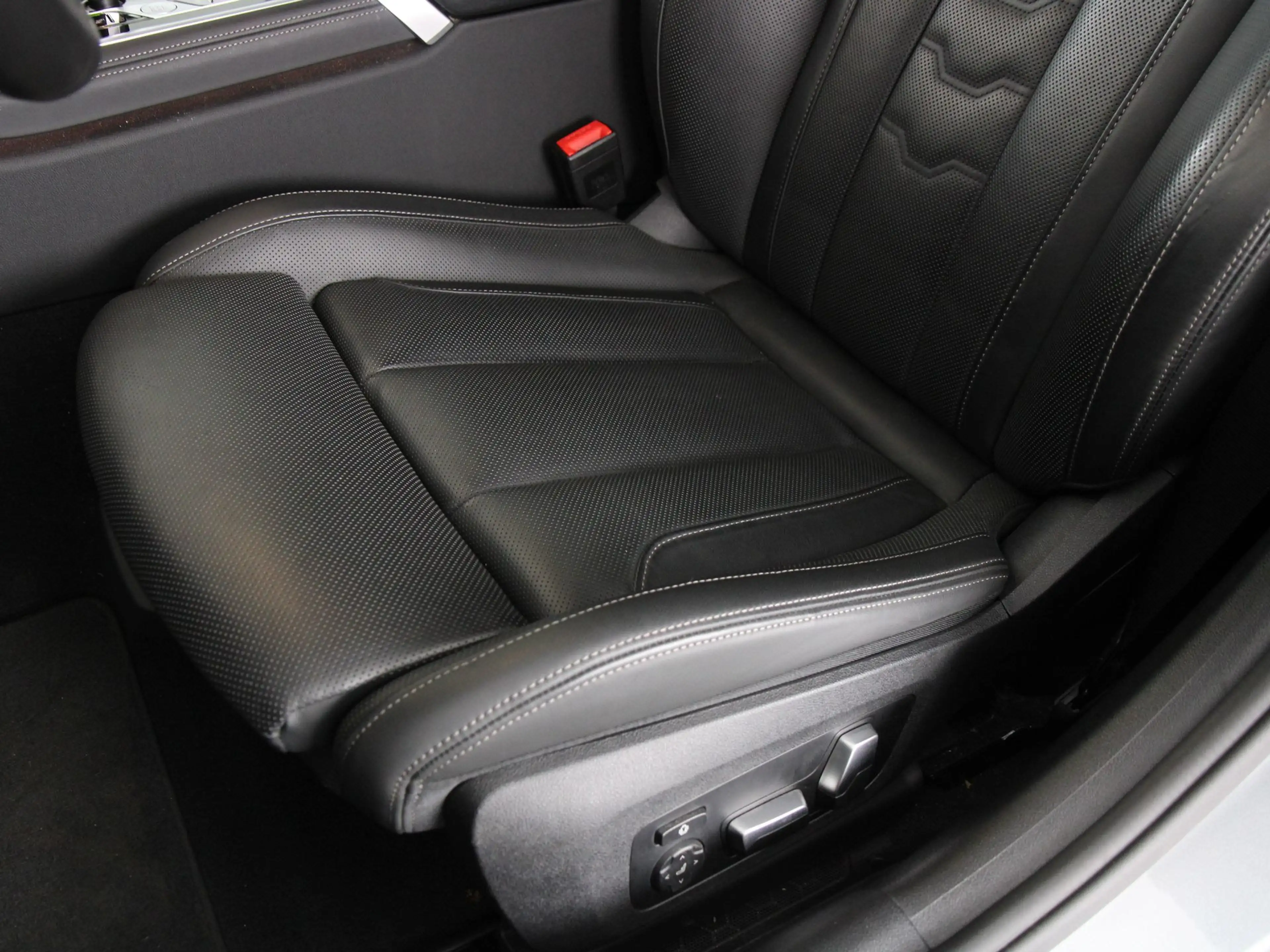 BMW 840 8 Serie 840i High Executive M-Sport — photo 15
