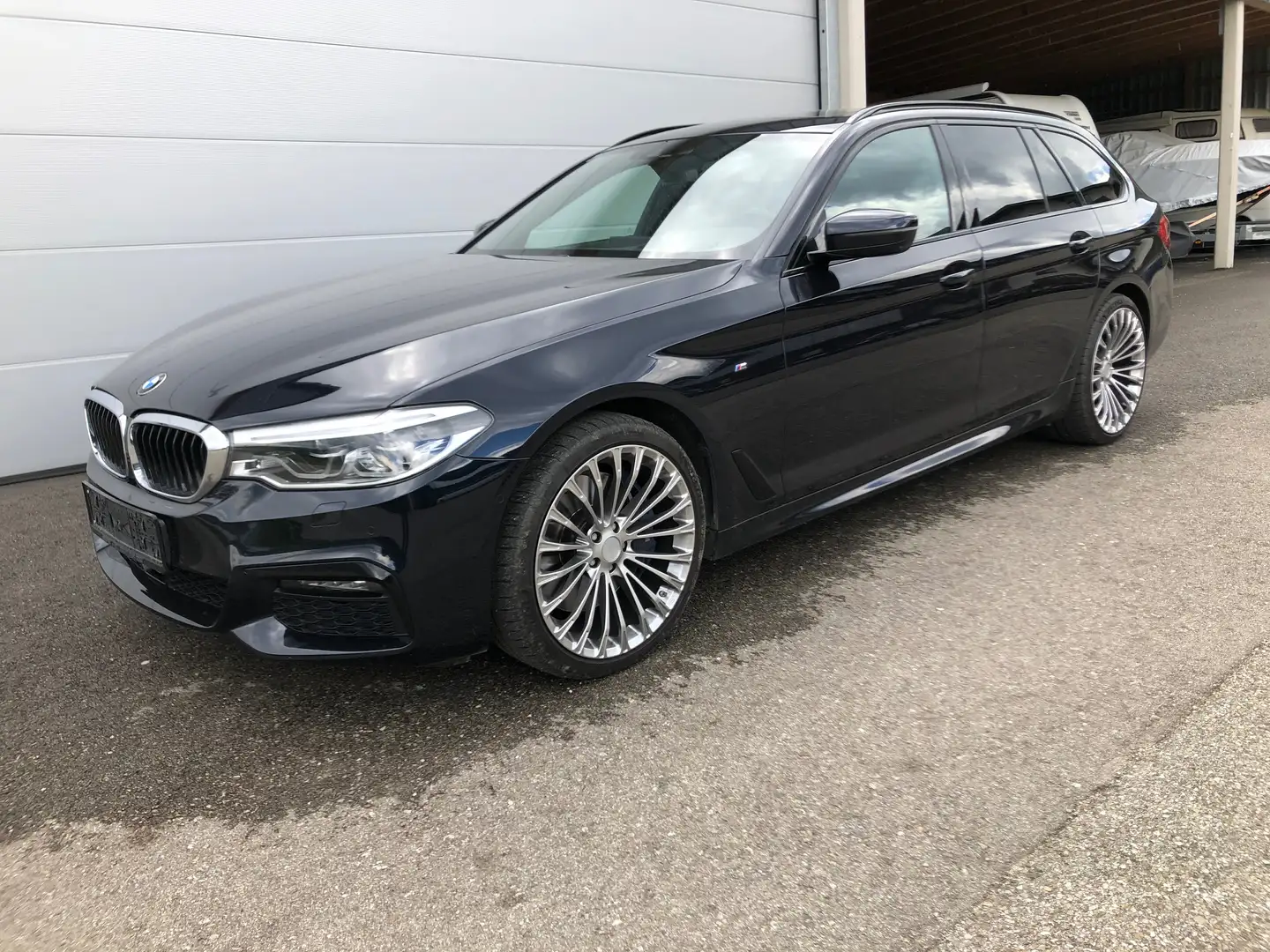 BMW 540 540d xDrive Touring alle Extras - VOLL Schwarz - 1