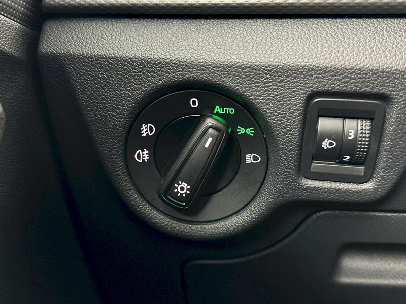 Skoda Scala 1.0 TSI Selection Klima SHZ Anhängerkupp. — photo 8