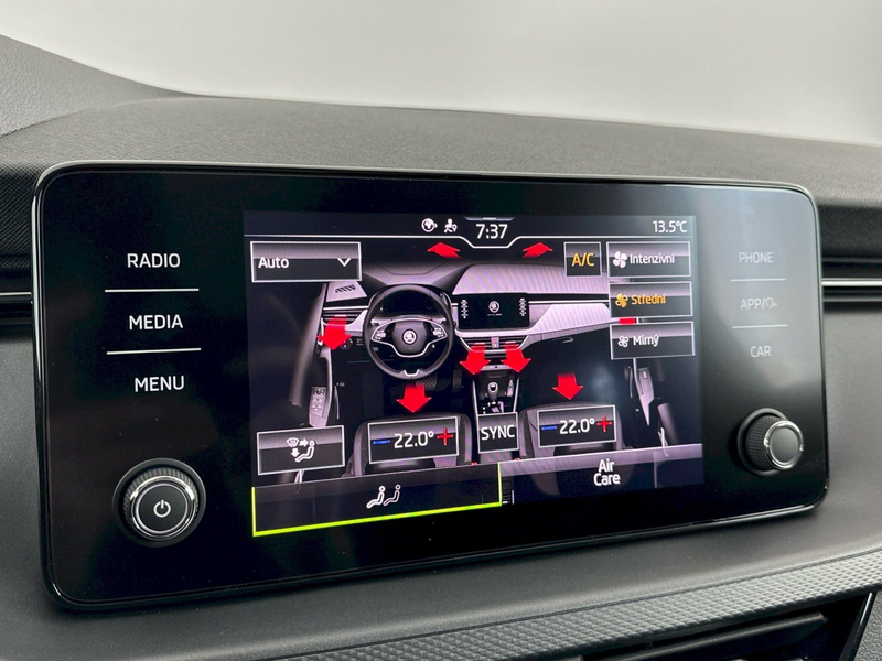 Skoda Scala 1.0 TSI Selection Klima SHZ Anhängerkupp. — photo 6