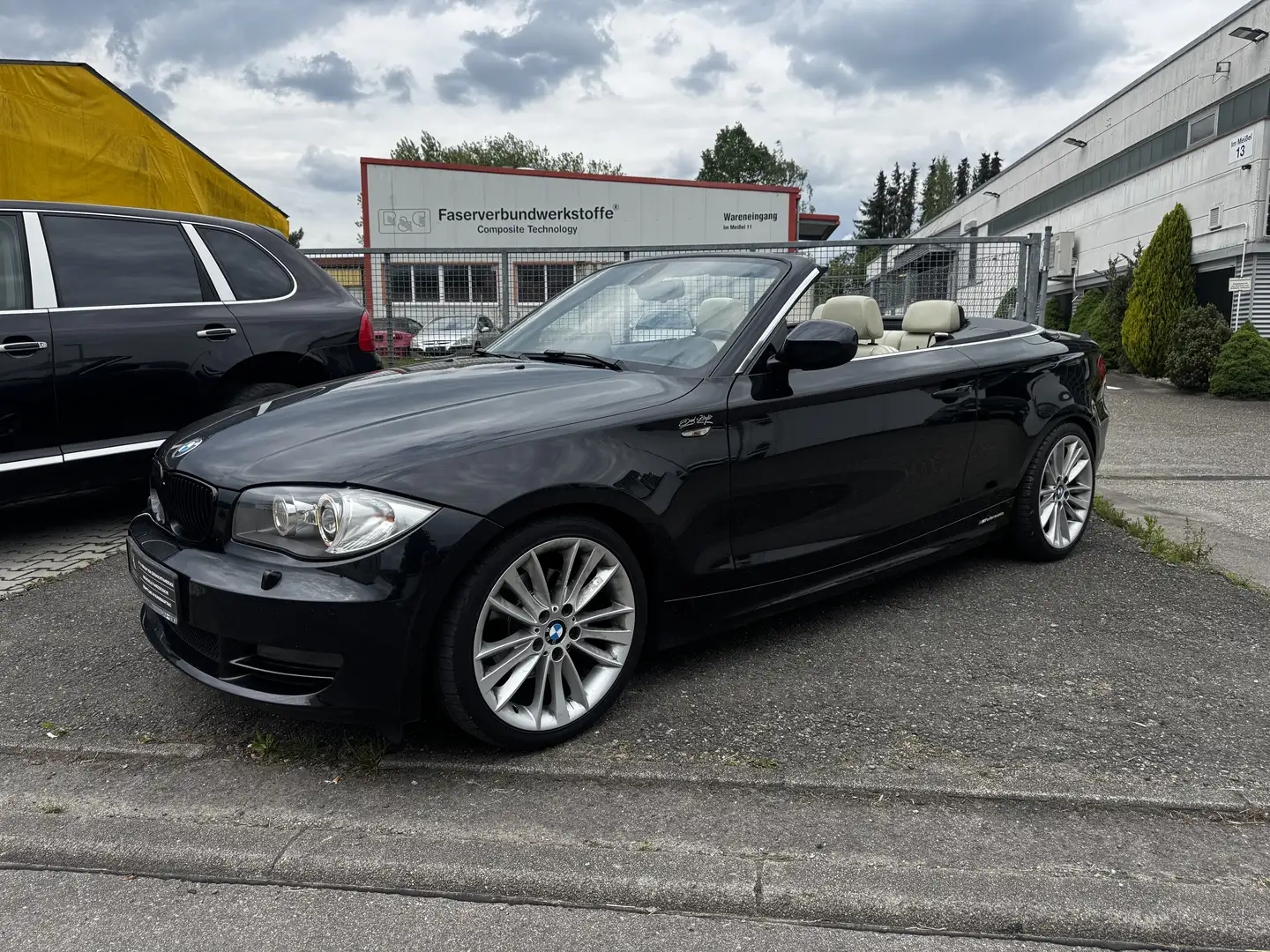 BMW 125 125i Cabrio 3,0*Gepflegt*Alu*Klima*Navi*TÜV Neu Schwarz - 1