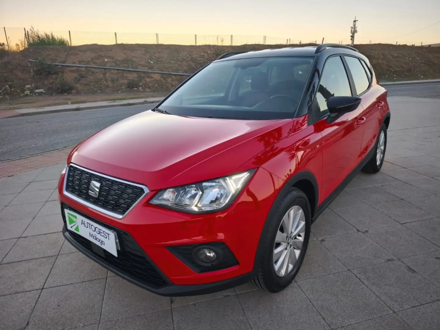 SEAT Arona 1.0 TSI Ecomotive S&S Style 110 Rojo - 2