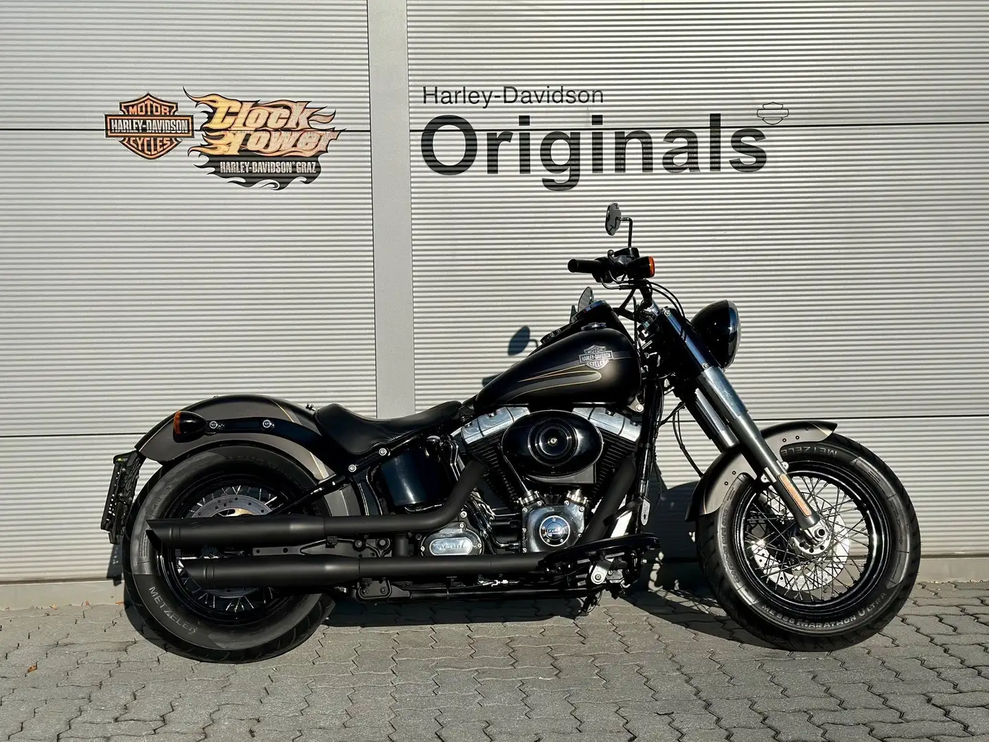 Harley-Davidson Softail Slim Remus, Lacksatz Schwarz - 1