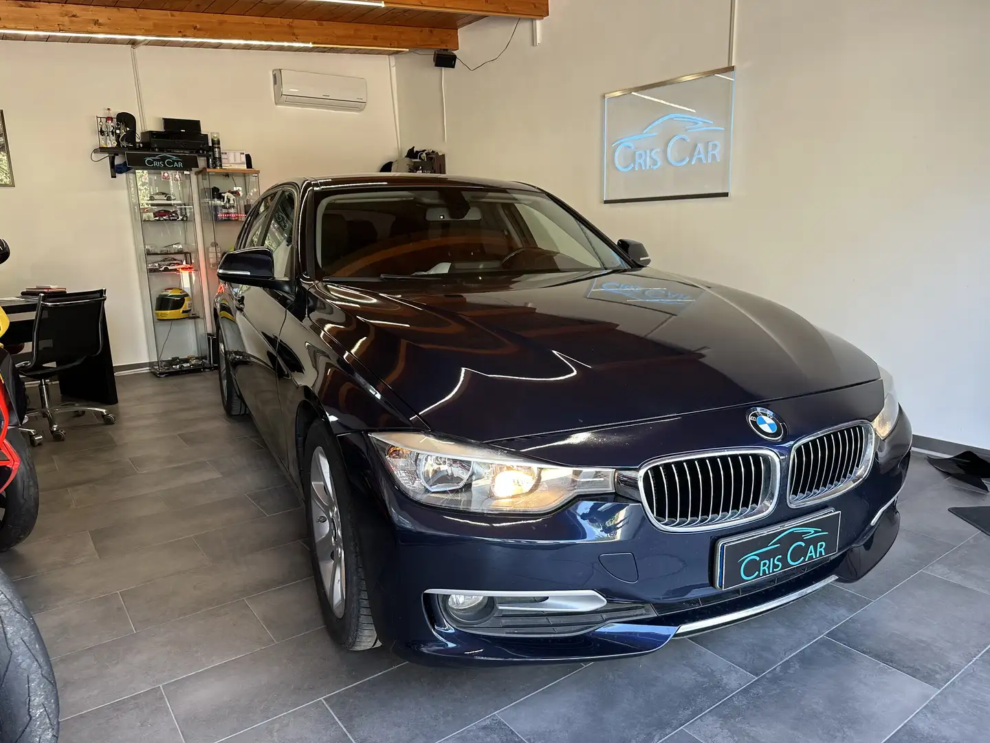 BMW 320 Serie 3 F31 2012 Touring 320d Touring Business Bleu - 1