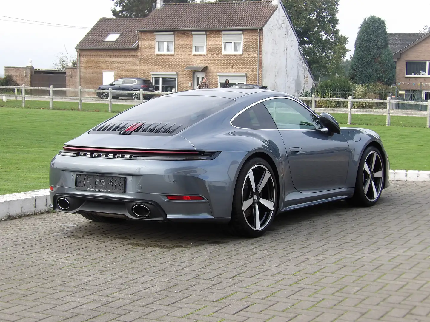 Porsche 992 911 Carrera PDK sportdesign lift Grijs - 1