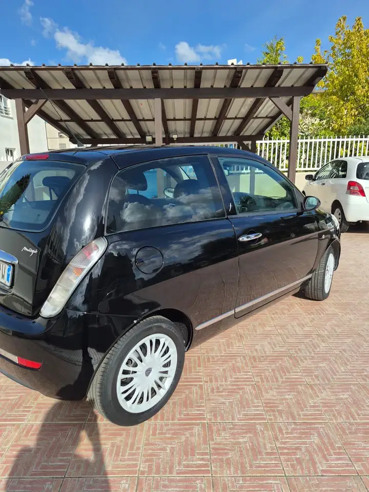 Lancia Ypsilon