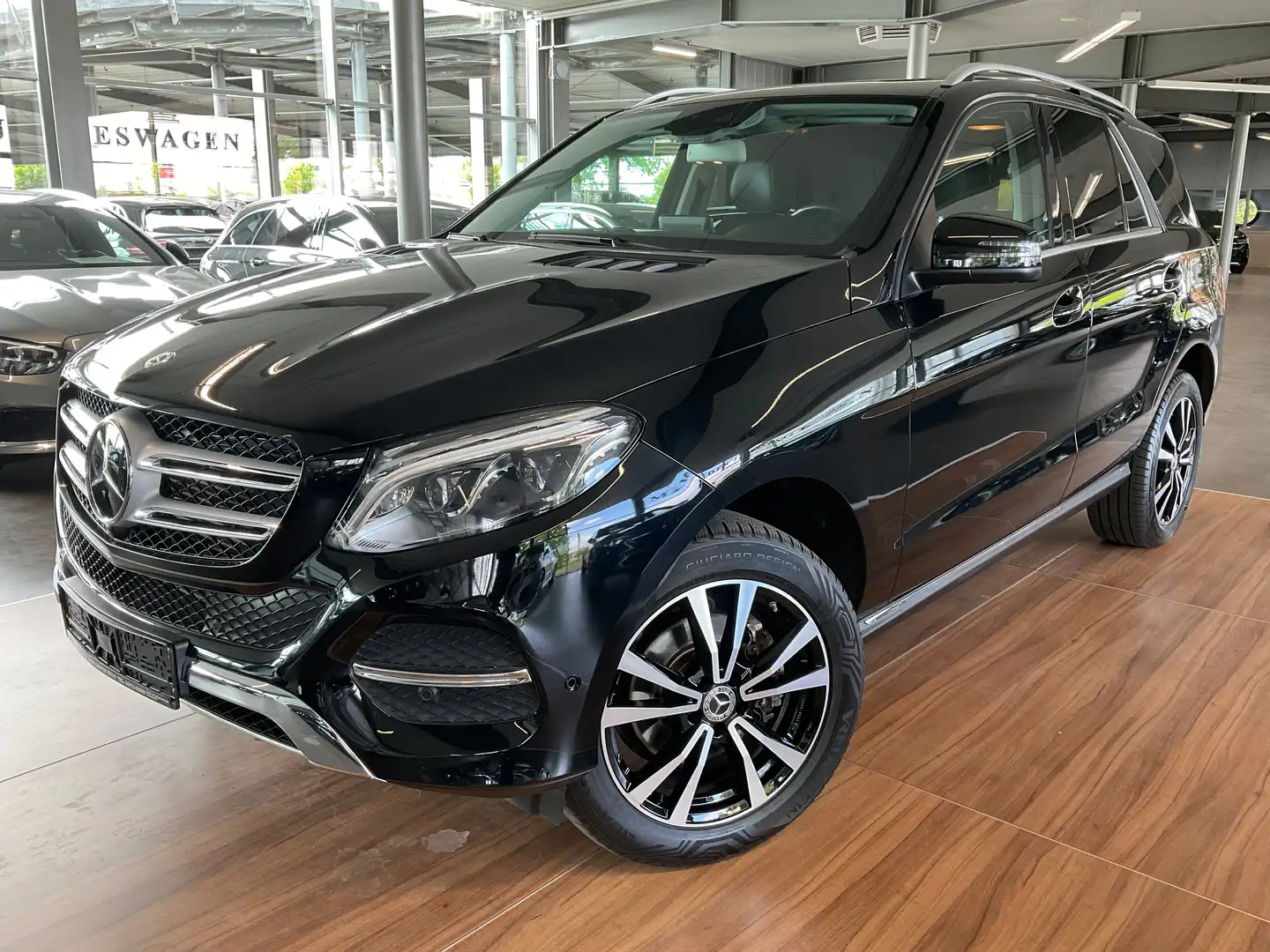 Mercedes-Benz GLE 350 GLE 350 d 4Matic SPUR/DISTRONIC/AHK/FLA/LED Fekete - 1