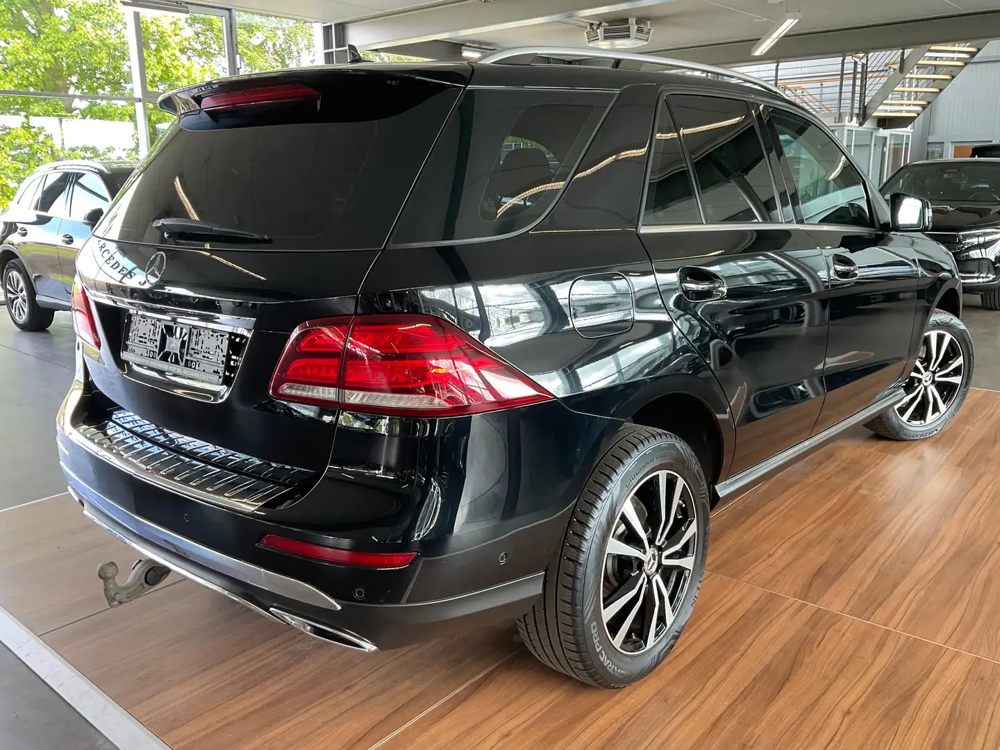 Mercedes-Benz GLE 350 GLE 350 d 4Matic SPUR/DISTRONIC/AHK/FLA/LED Fekete - 2