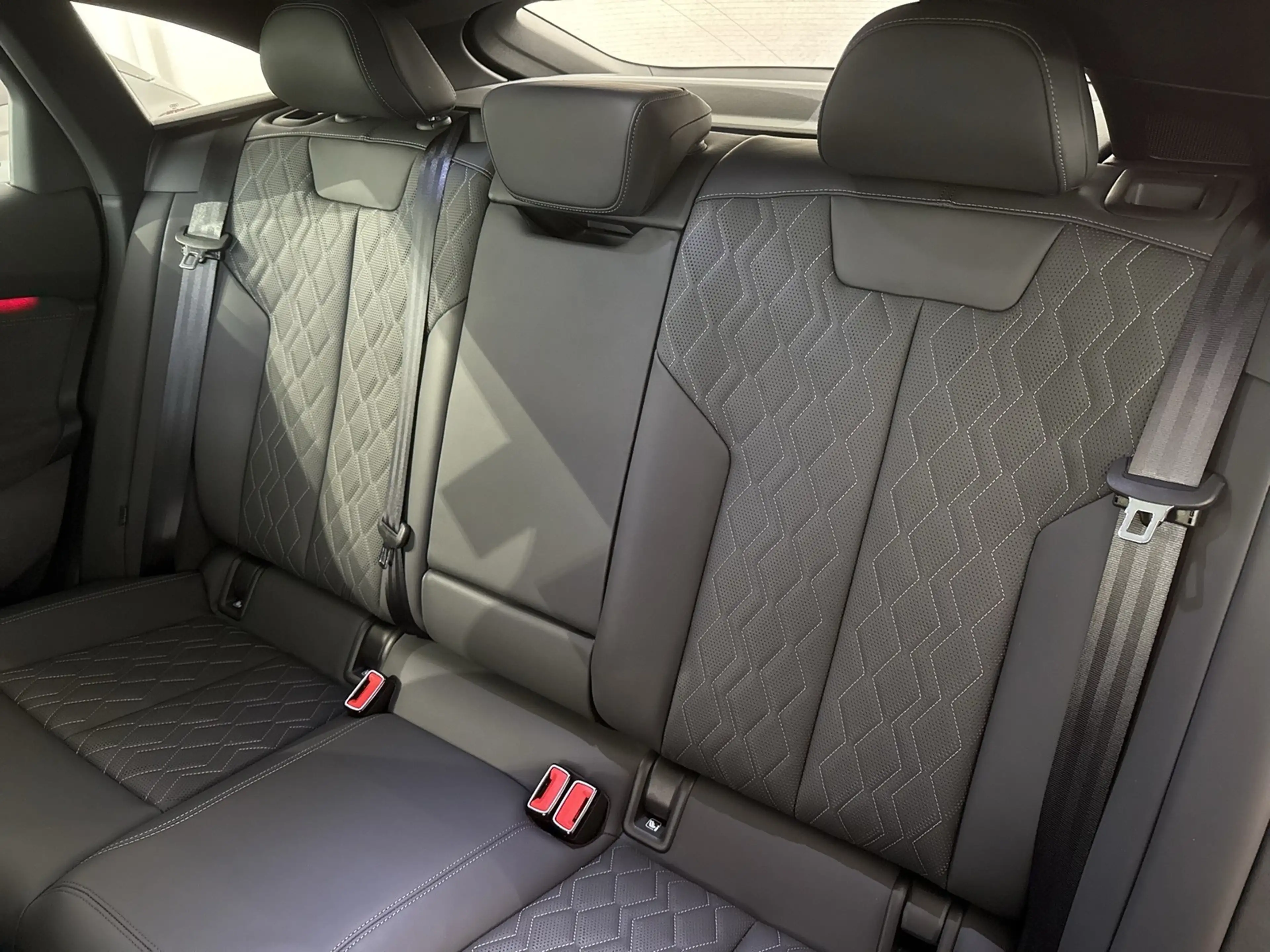 Audi S6 e-tron Sportback quattro PANO B&O AHK 360°CAM — photo 9