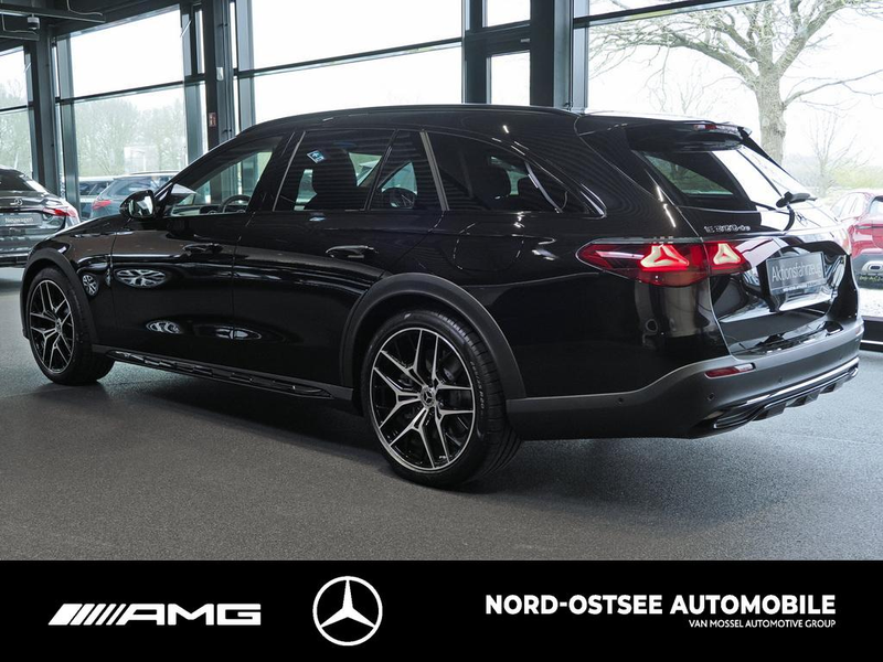 Mercedes-Benz E 300 de 4m T All-Terrain NIGHT PANO AHK 360° — photo 2