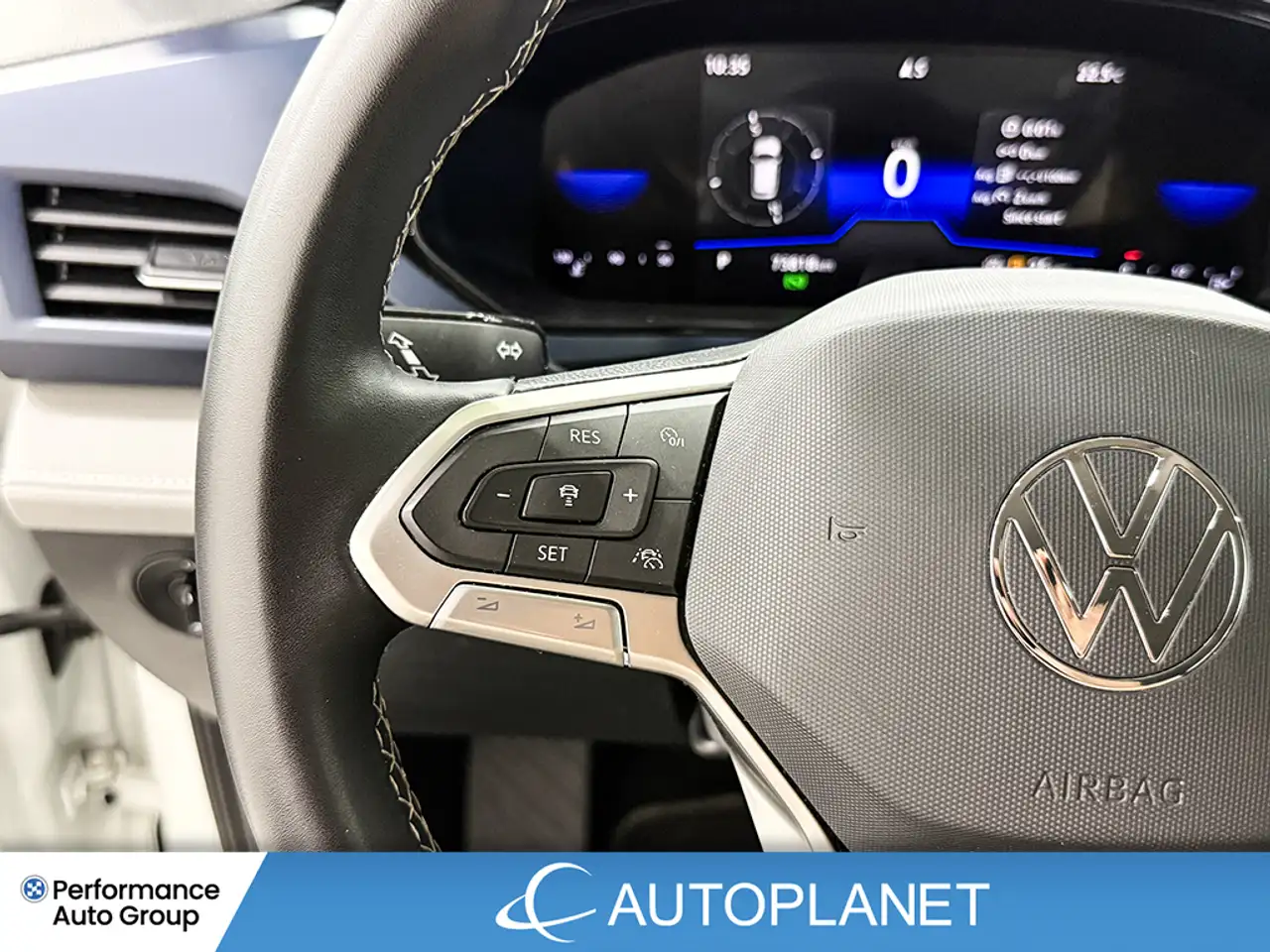 Volkswagen Taos photo Volkswagen Taos