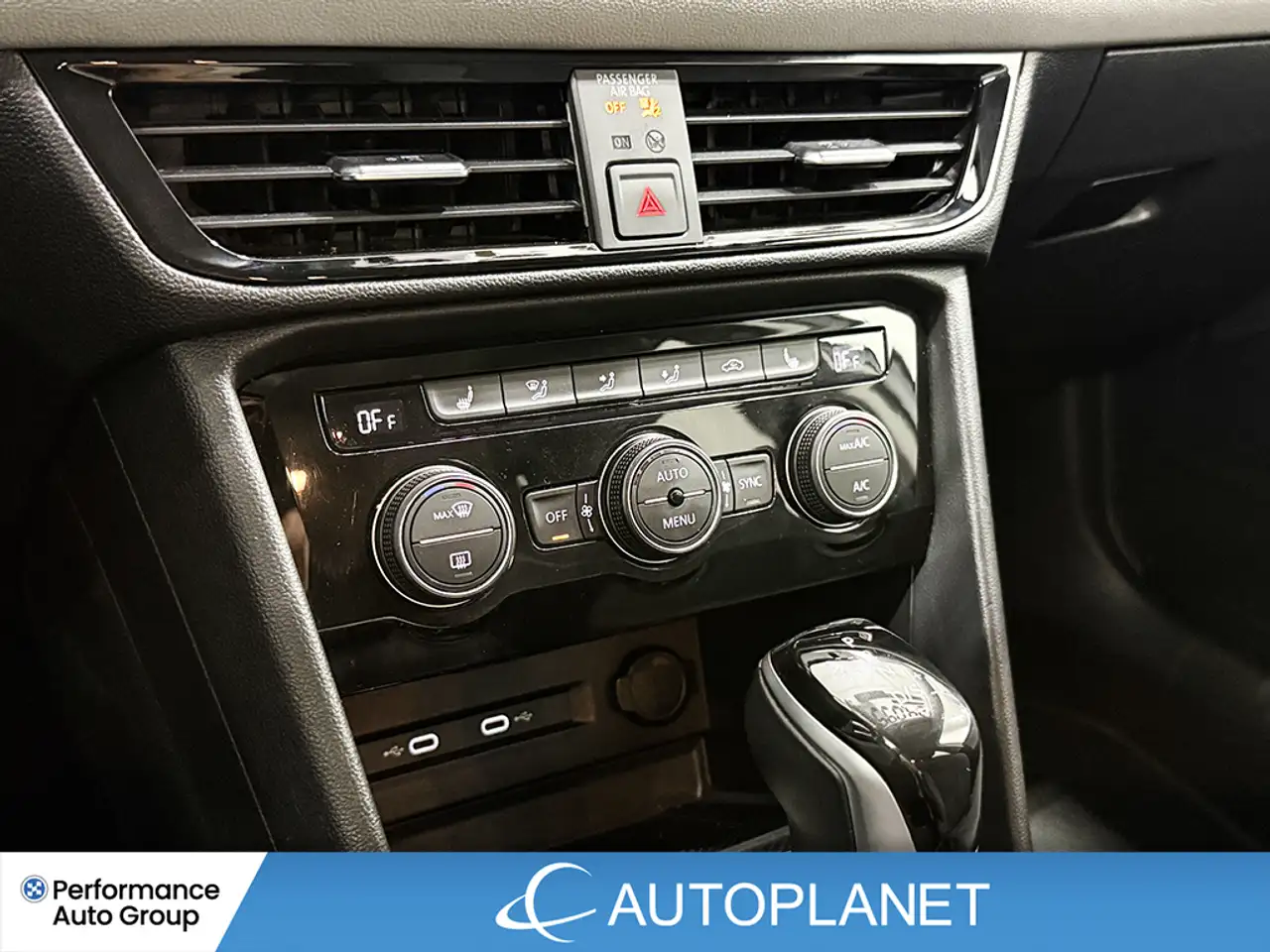 Volkswagen Taos photo Volkswagen Taos