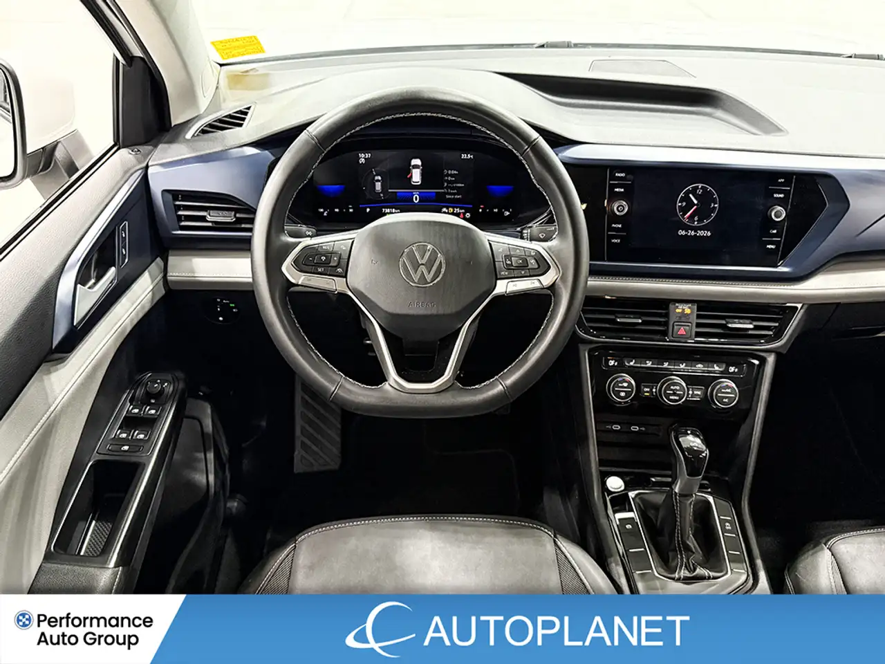 Volkswagen Taos photo Volkswagen Taos