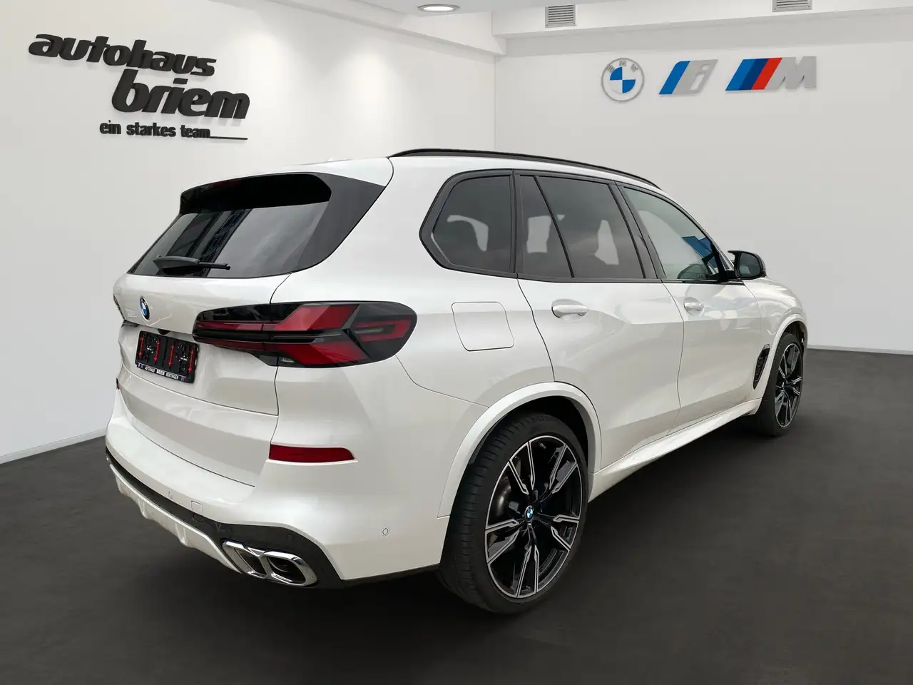 BMW X5 M60i xDrive V8 POWER 3