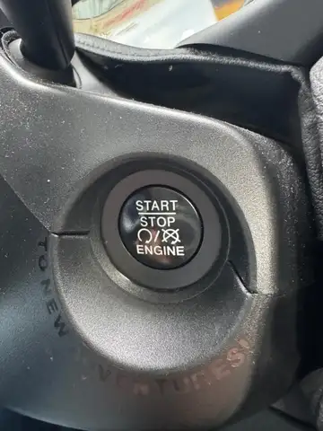 Jeep Renegade view 13