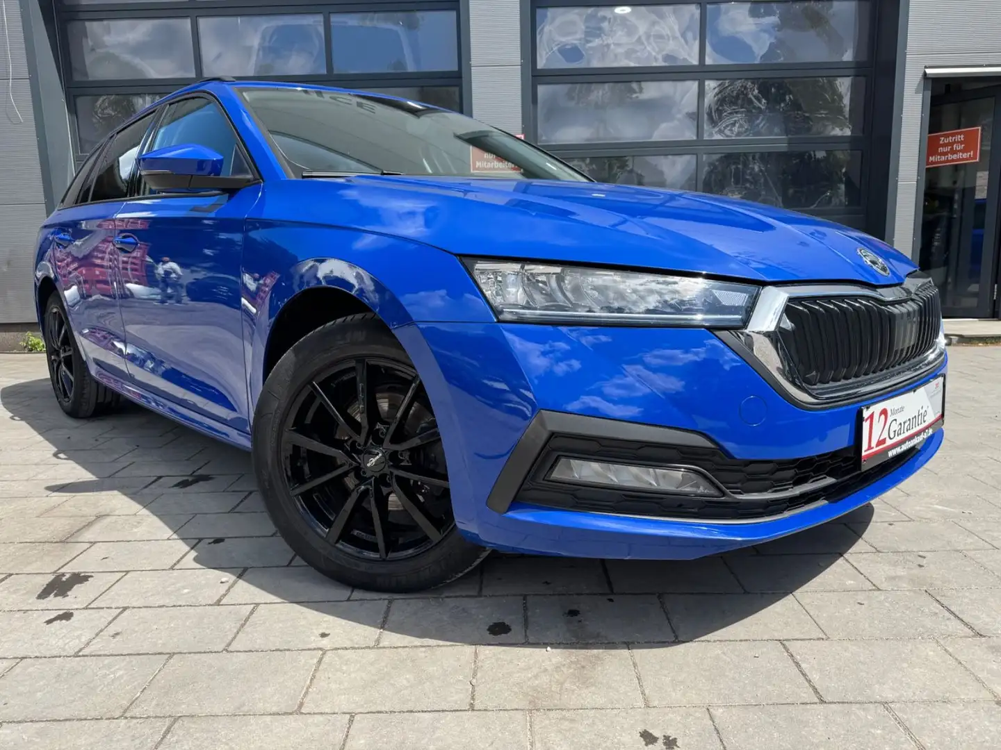 Skoda Octavia Combi Ambition *MASSAGE/ACC/NAVI* Blau - 1