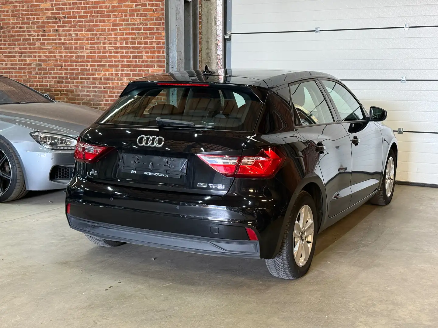 Audi A1 Sportback 25 TFSI CarPlay Navi Garantie Benzine Noir - 2