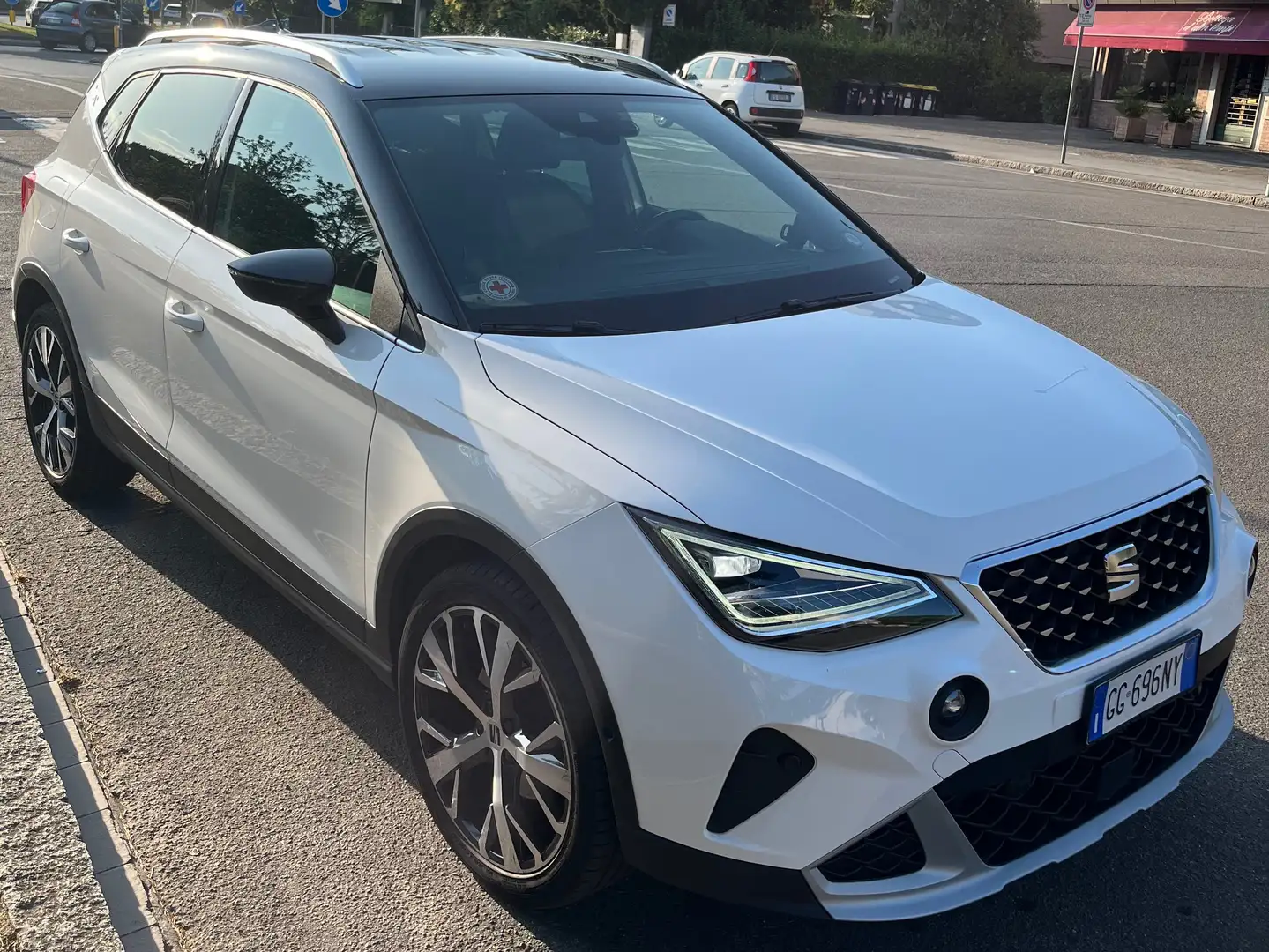 SEAT Arona Arona 2022 1.0 tgi Xperience 90cv Bianco - 1