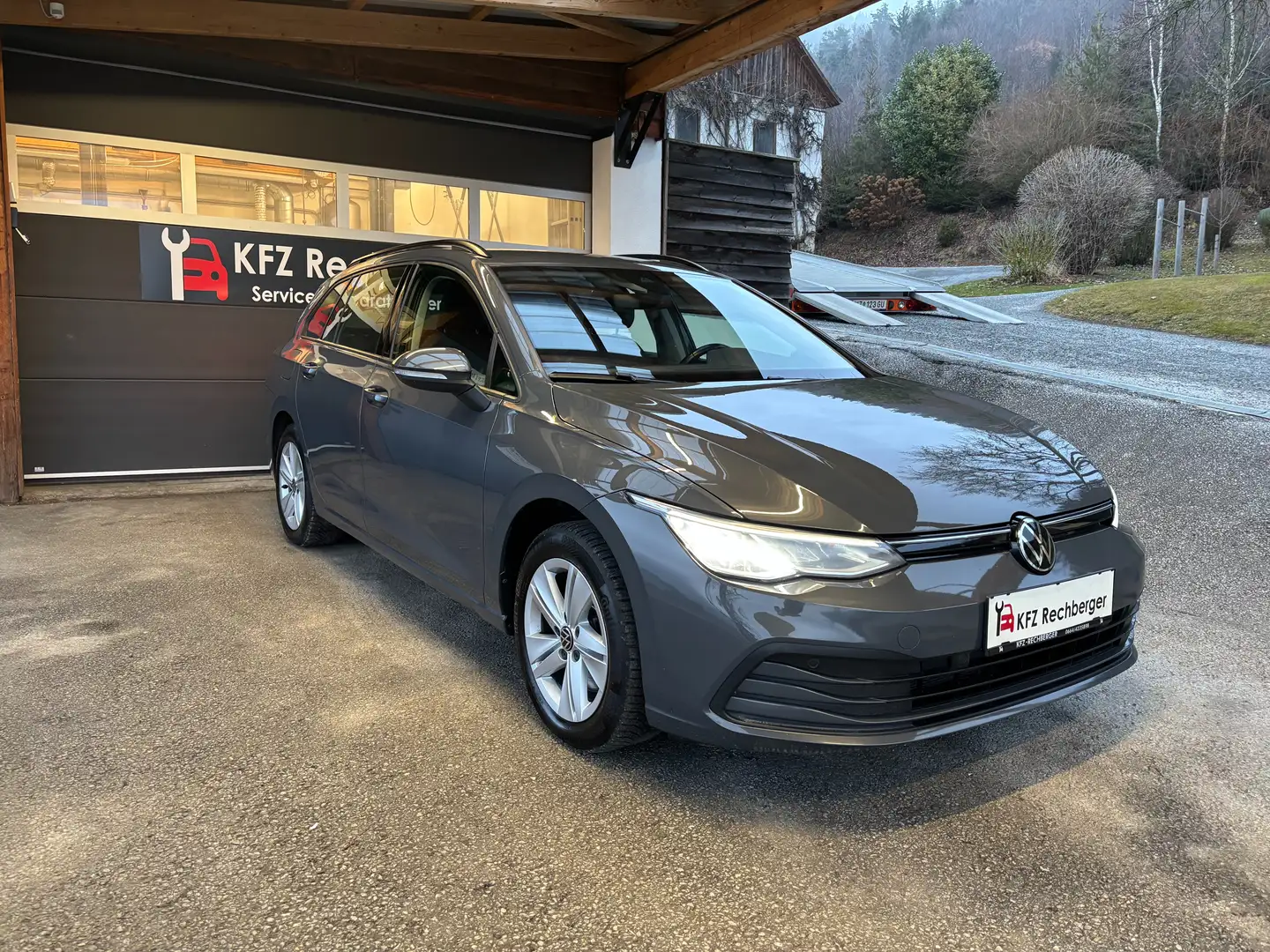 Volkswagen Golf Variant Life LED SHZ NAVI APP MULTI ACC HEIZUNG KLIMATR. Grau - 1