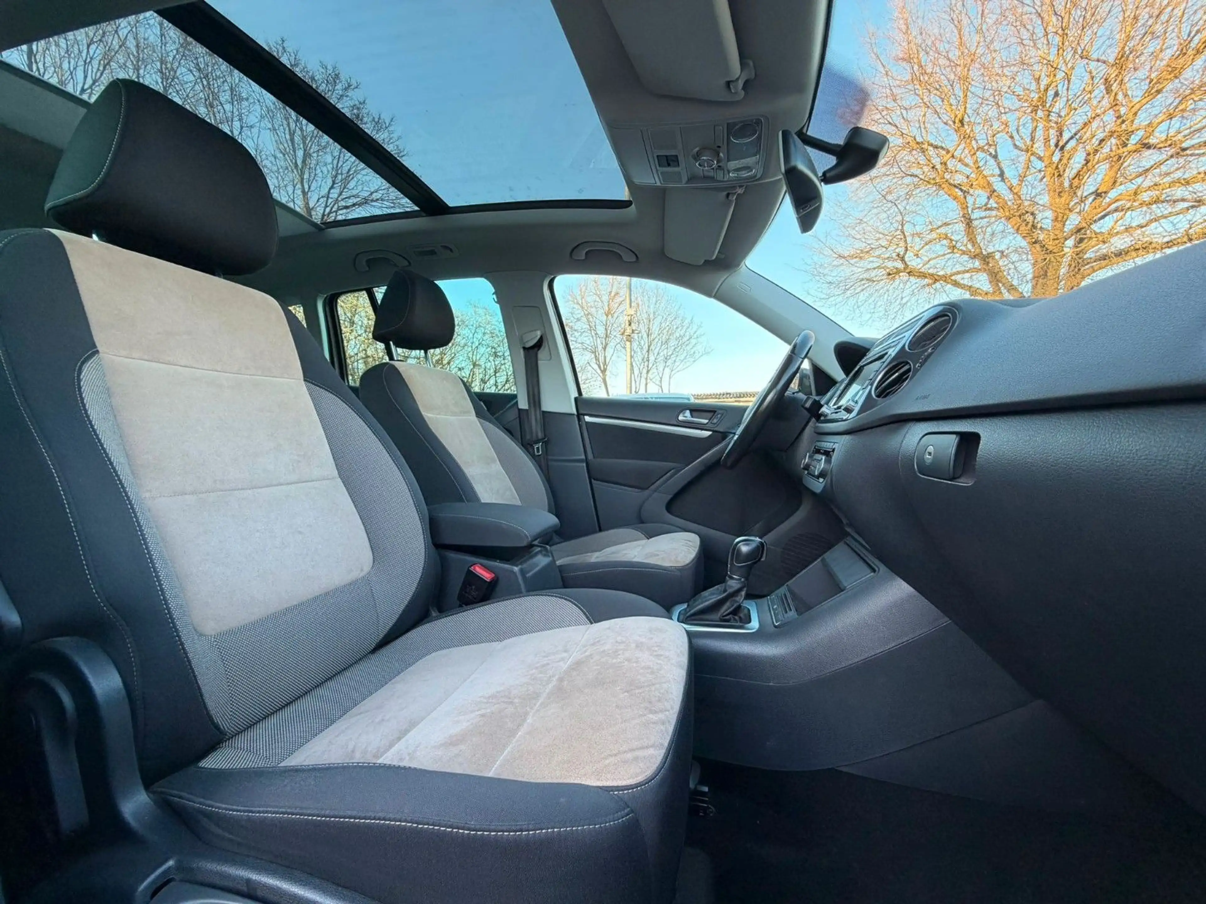 Volkswagen Tiguan 4MOTION Sport & Style AHK*Pano*Navi*Kamer — photo 11