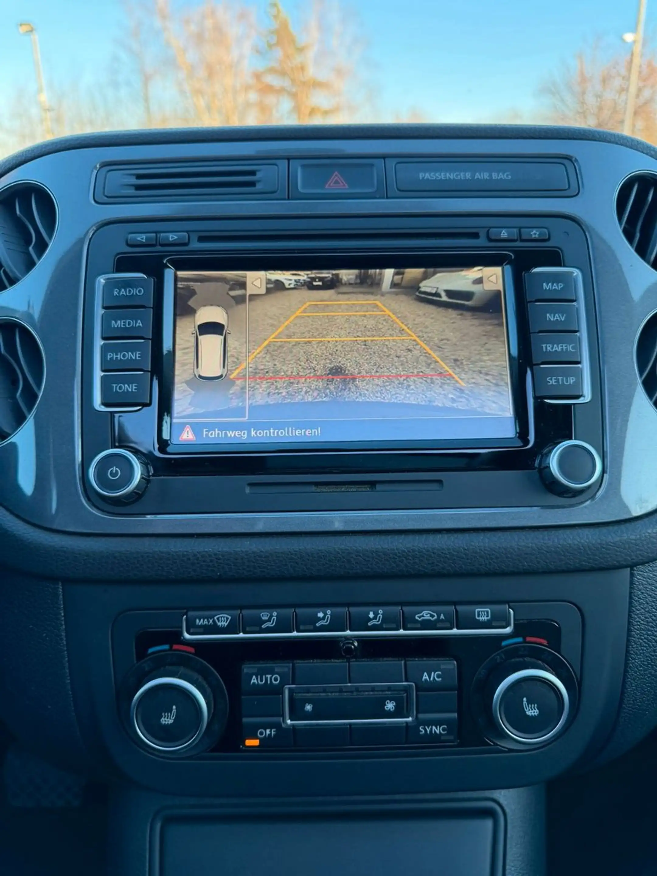 Volkswagen Tiguan 4MOTION Sport & Style AHK*Pano*Navi*Kamer — photo 9