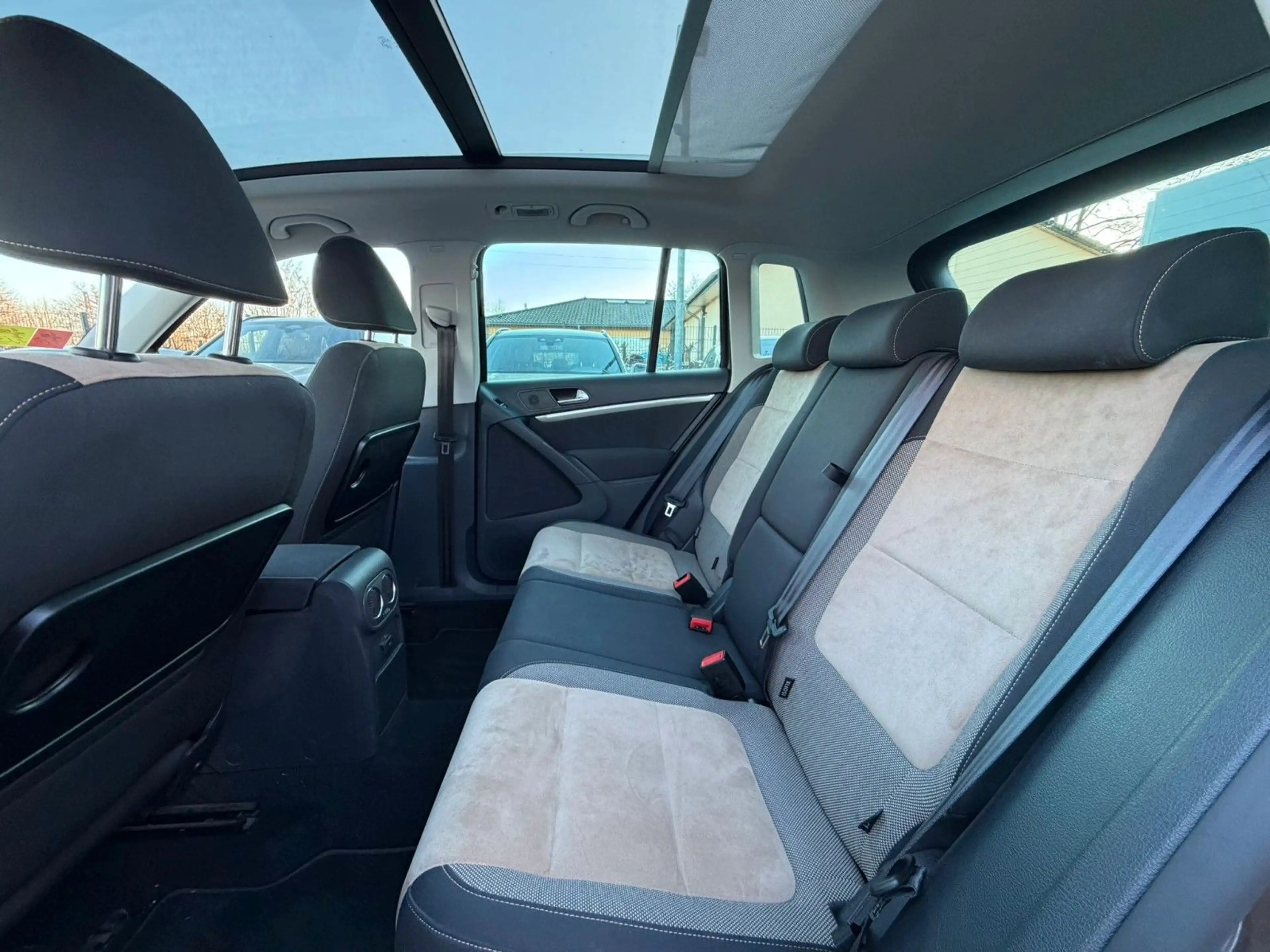 Volkswagen Tiguan 4MOTION Sport & Style AHK*Pano*Navi*Kamer — photo 12