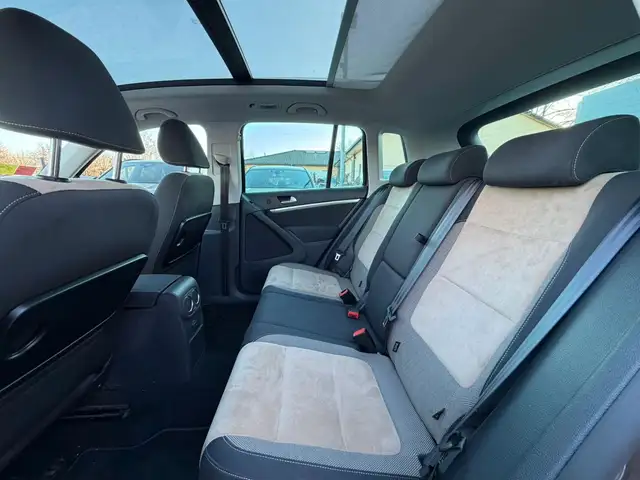 Volkswagen Tiguan view 12