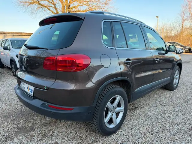 Volkswagen Tiguan view 4