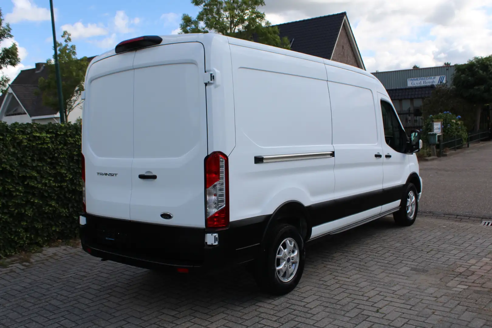 Ford Transit 350 2.0 TDCI 125KW E6 Automaat L3H2 Trend RWD ✓ 3- Weiß - 2