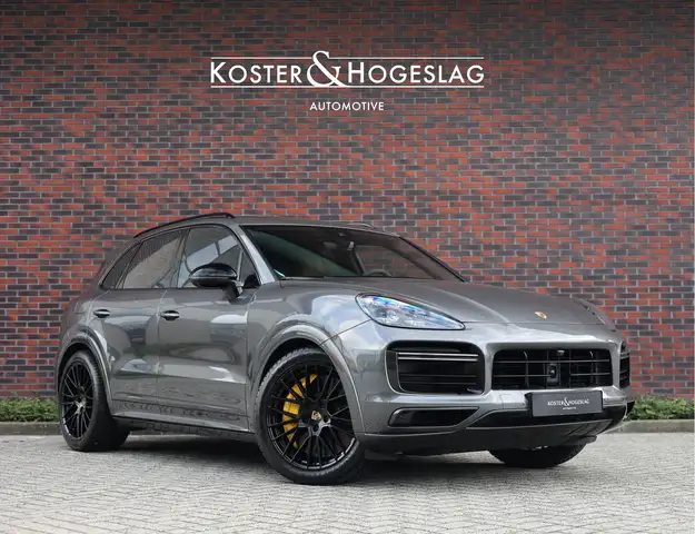 Porsche Cayenne 4.0 Turbo S E-Hybrid | Pano - Trekhaak - Sport Chr