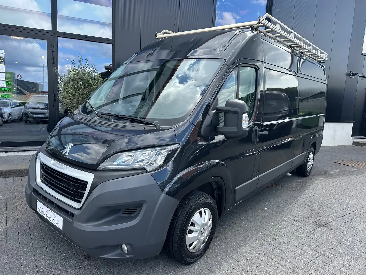 Peugeot Boxer 2.0 BlueHDi L3H2 Premium Czarny - 1