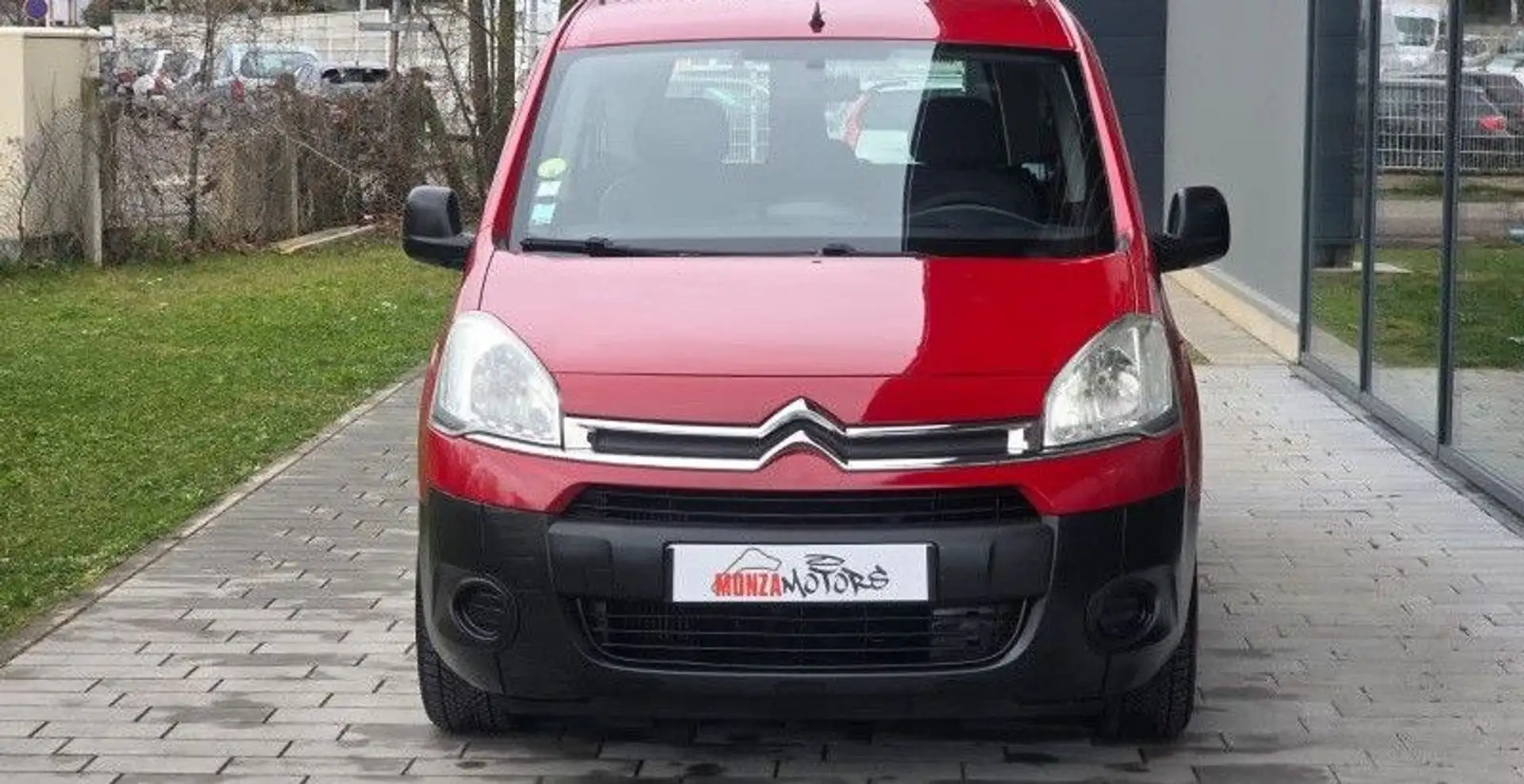 Citroen Berlingo 1.6 HDI75 CONFORT 5P Rot - 1