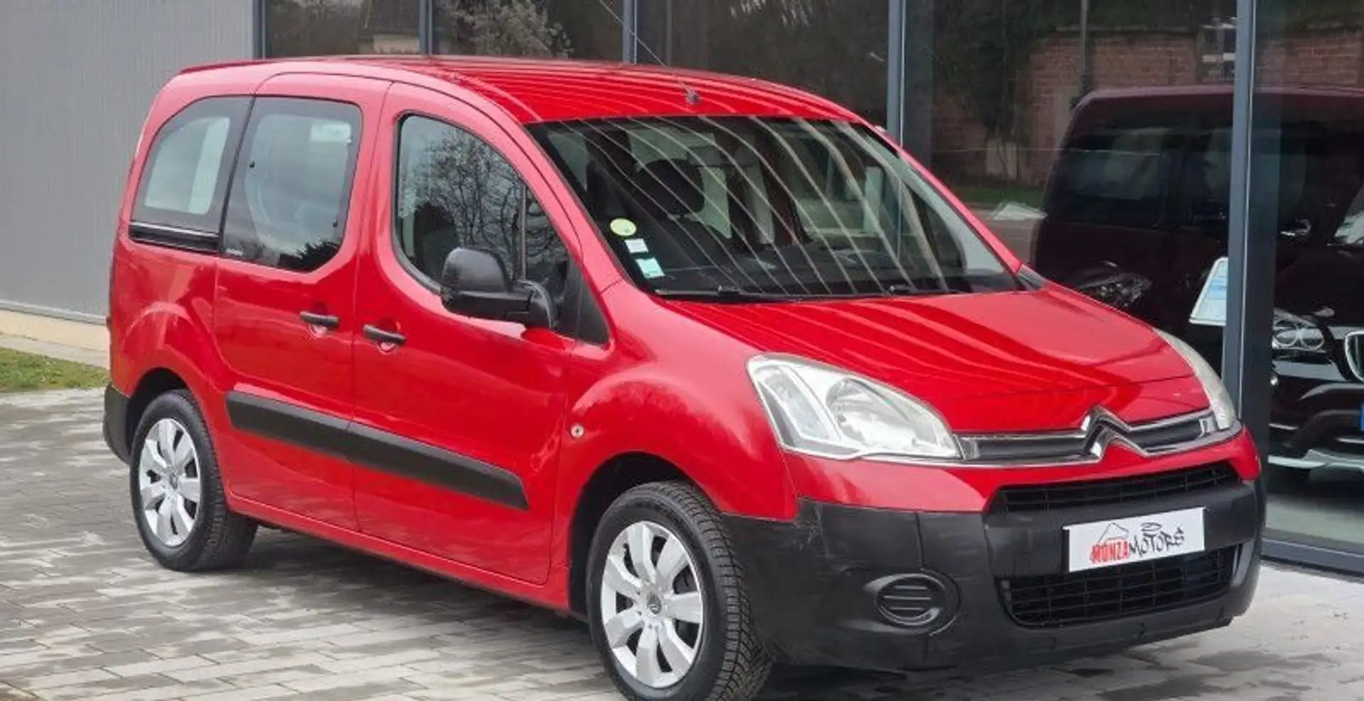 Citroen Berlingo 1.6 HDI75 CONFORT 5P Rot - 2