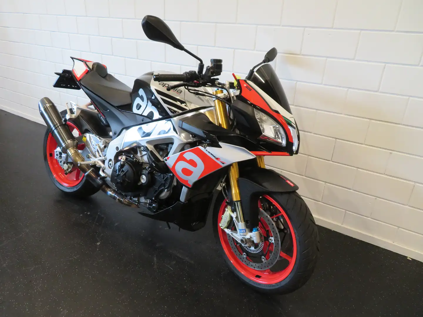 Aprilia Tuono V4 1100 FACTORY PERFECT! Oranje - 2