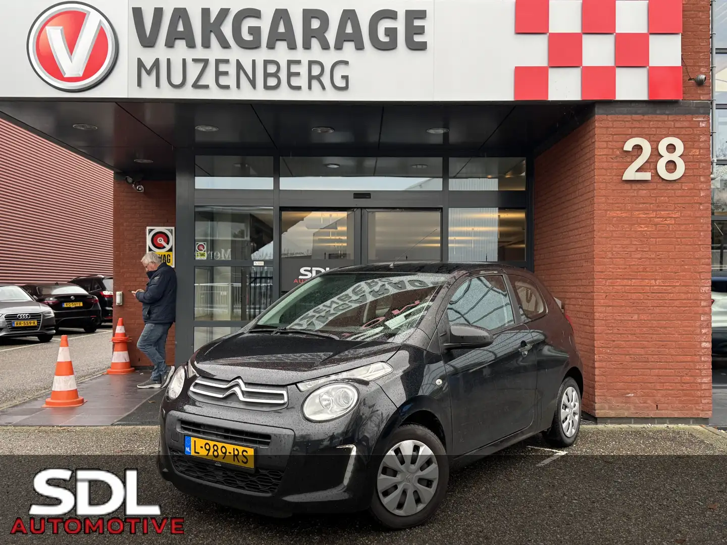 Citroen C1 1.0 e-VTi Feel // AIRCO // LED DAGRIJVERLICHTING / Zwart - 1