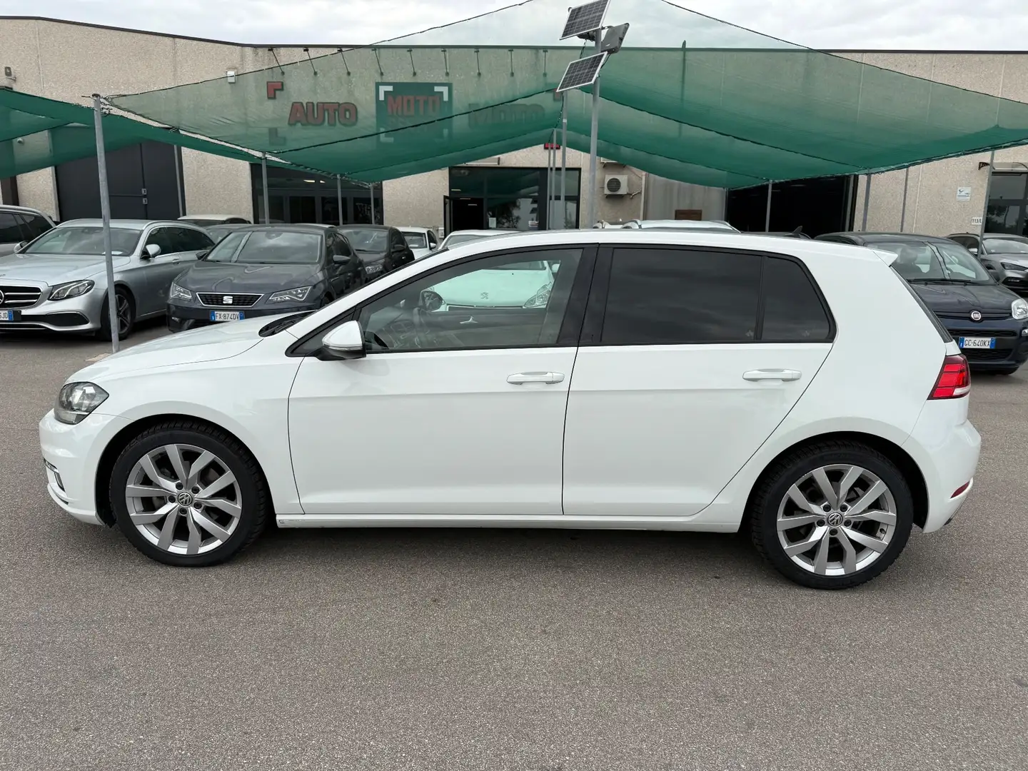 Volkswagen Golf 1.6 TDI 115 CV DSG 5p. Executive BlueMotion Techno Weiß - 2