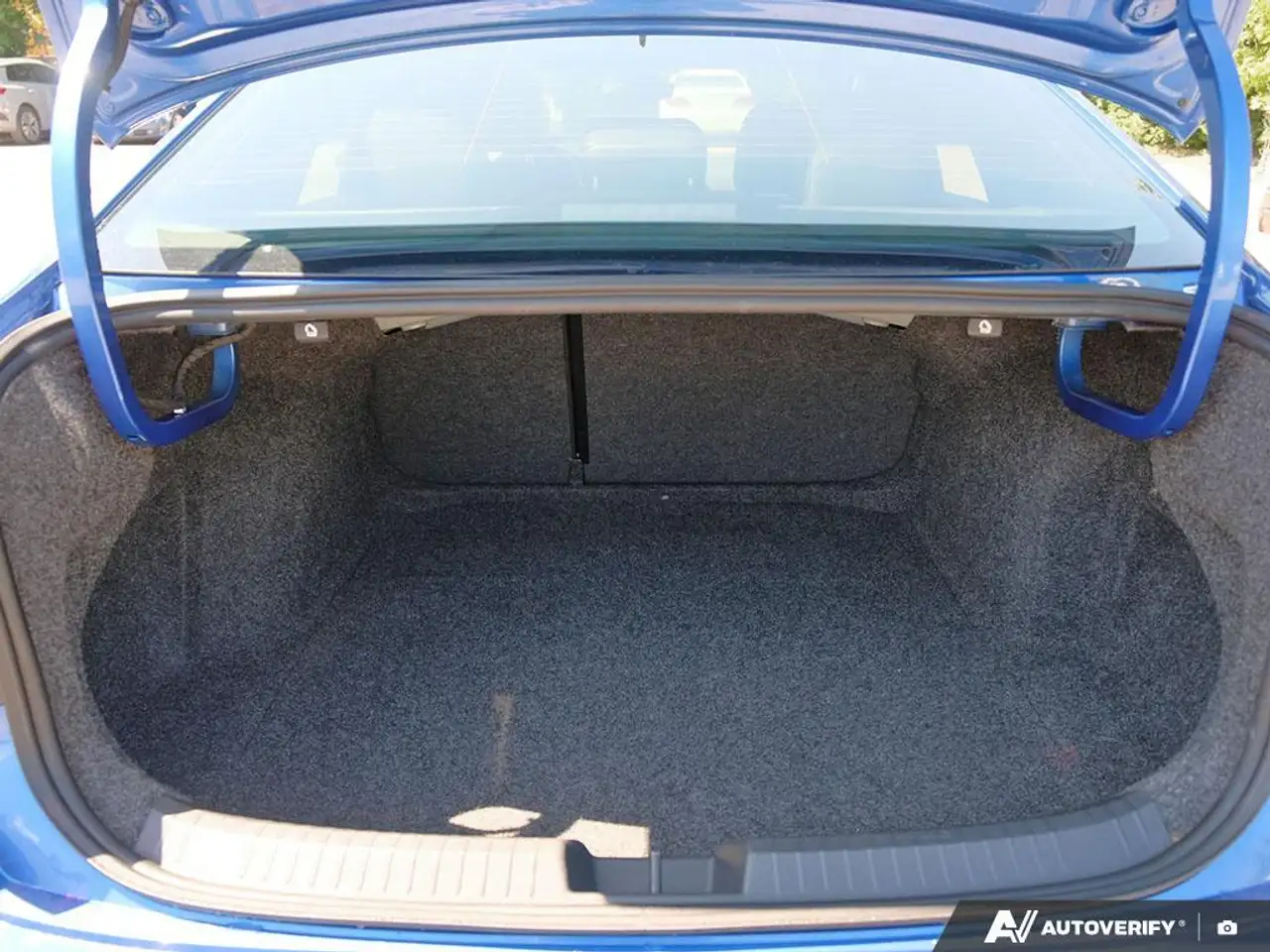 Volkswagen Jetta снимка Volkswagen Jetta