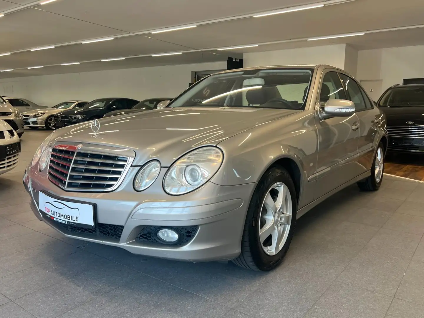 Mercedes-Benz E 200 Kompressor*KLIMA*TEMPO*SCHIEBEDACH*8x ALU Silber - 1