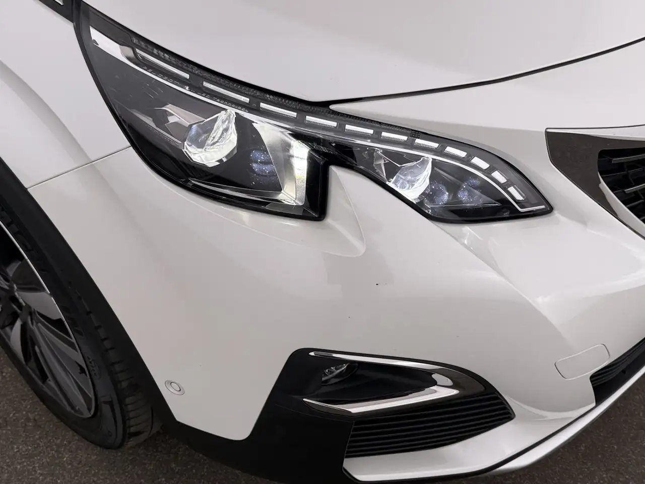 Peugeot 3008 1.6 GT PHEV 4WD Aut LED SKY RADAR NAVI R-CAM, миниатюра 12