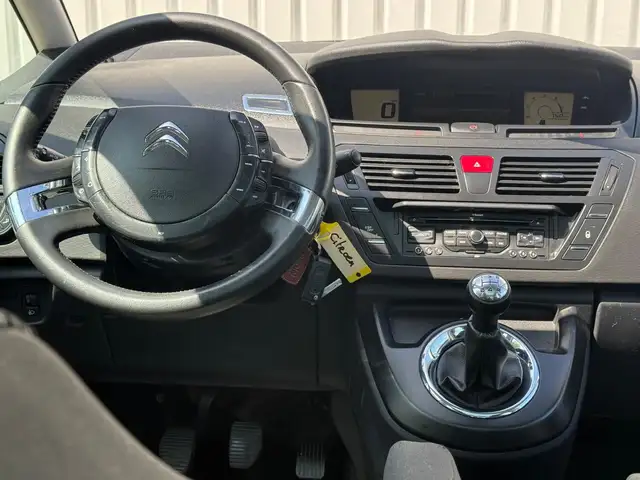 Citroen C4 Picasso view 4