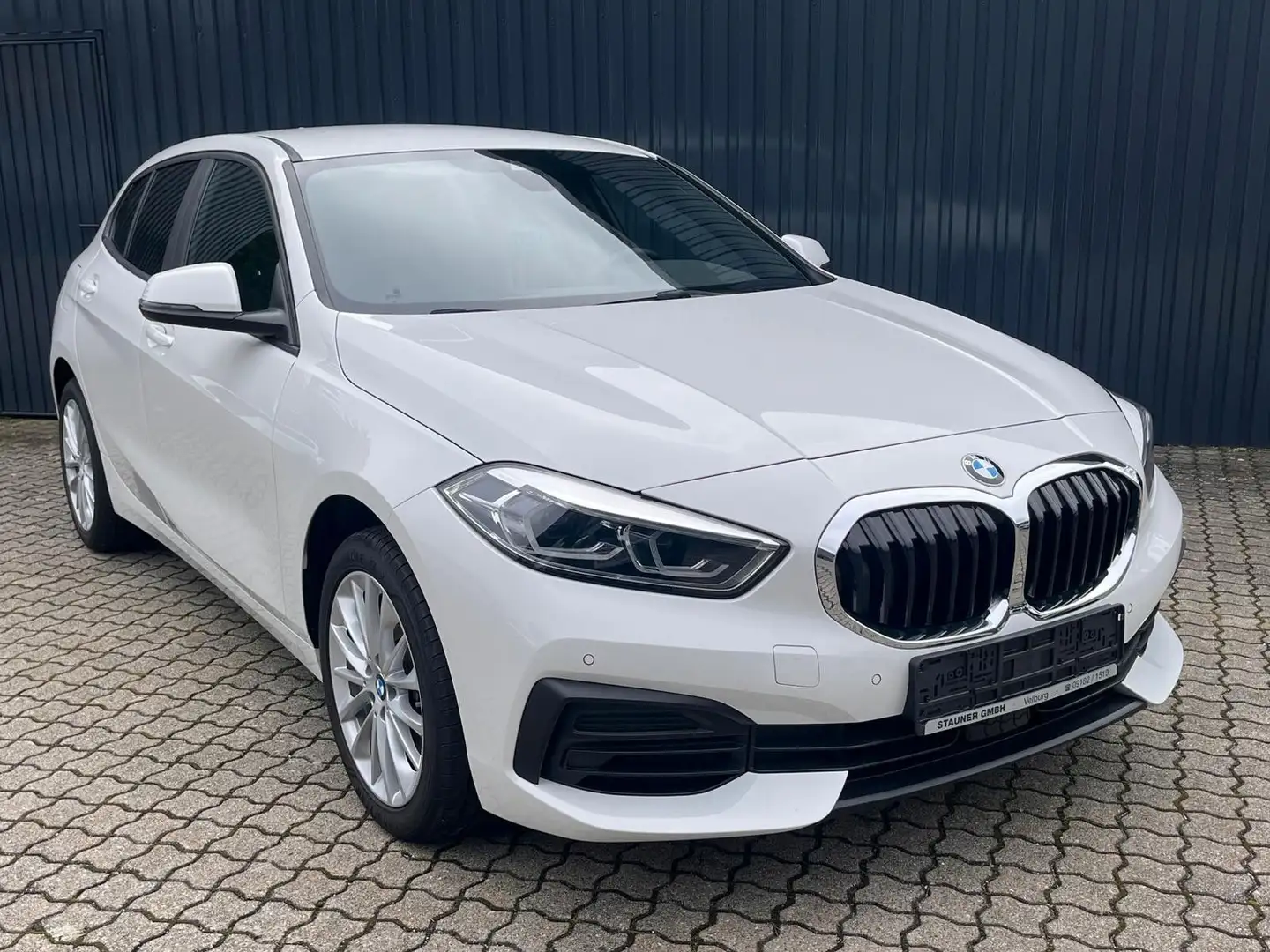 BMW 118 i 5-Türer/ HarmKardon/Sportsitze/Komfortzug. Wit - 2