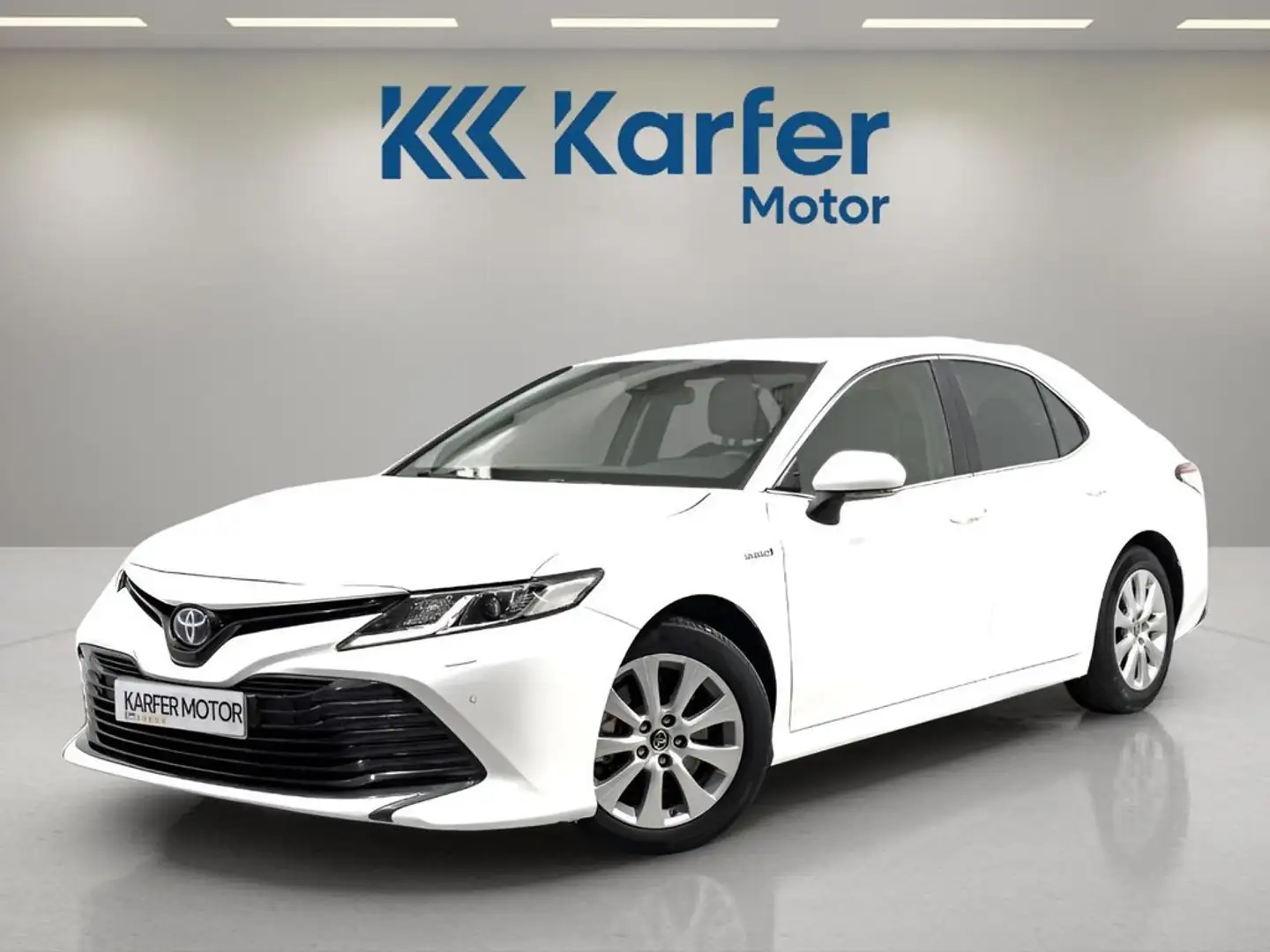 Toyota Camry 2.5 220H Business Blanco - 1