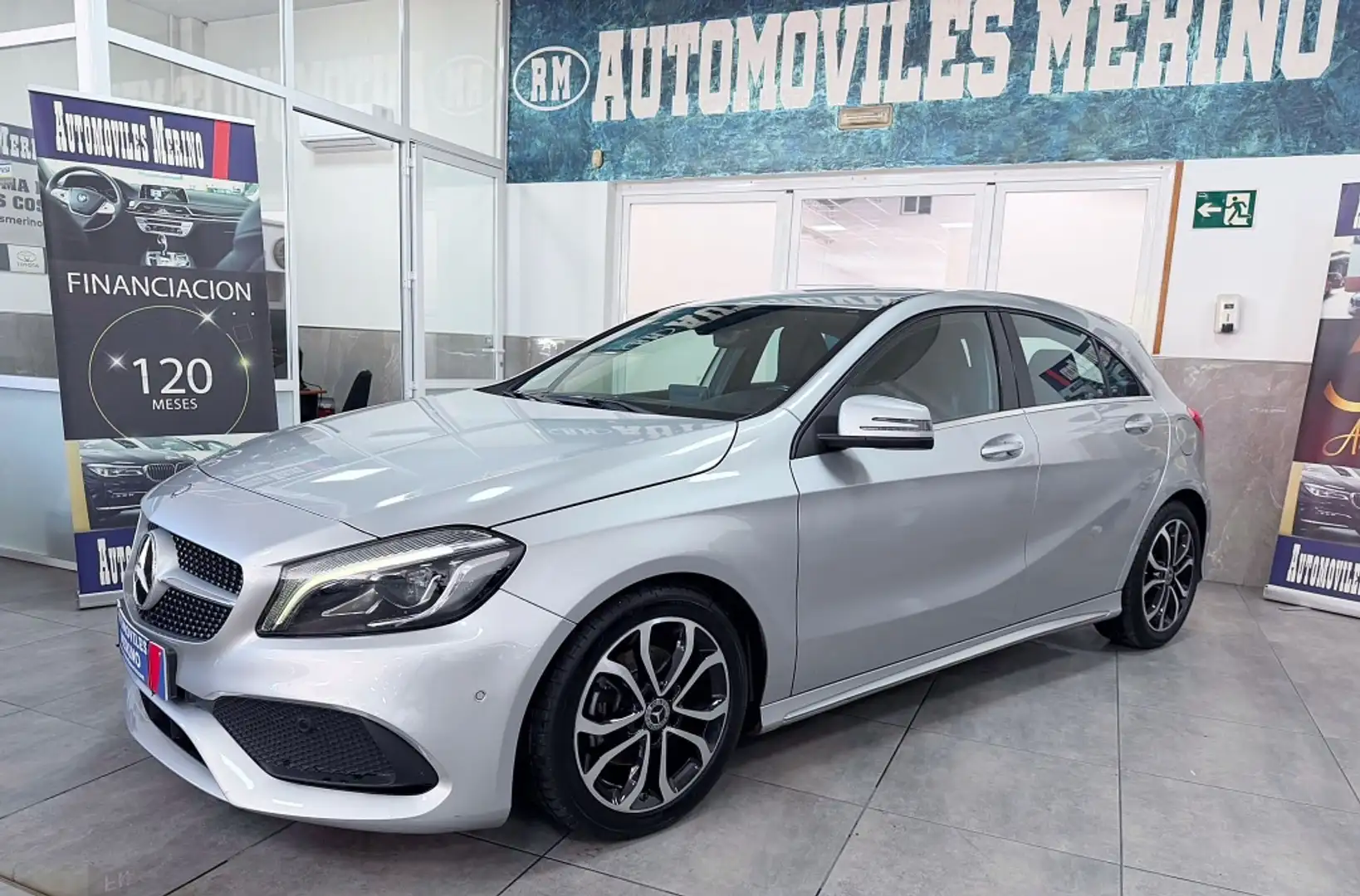 Mercedes-Benz A 200 200d 4Matic 7G-DCT Gris - 2