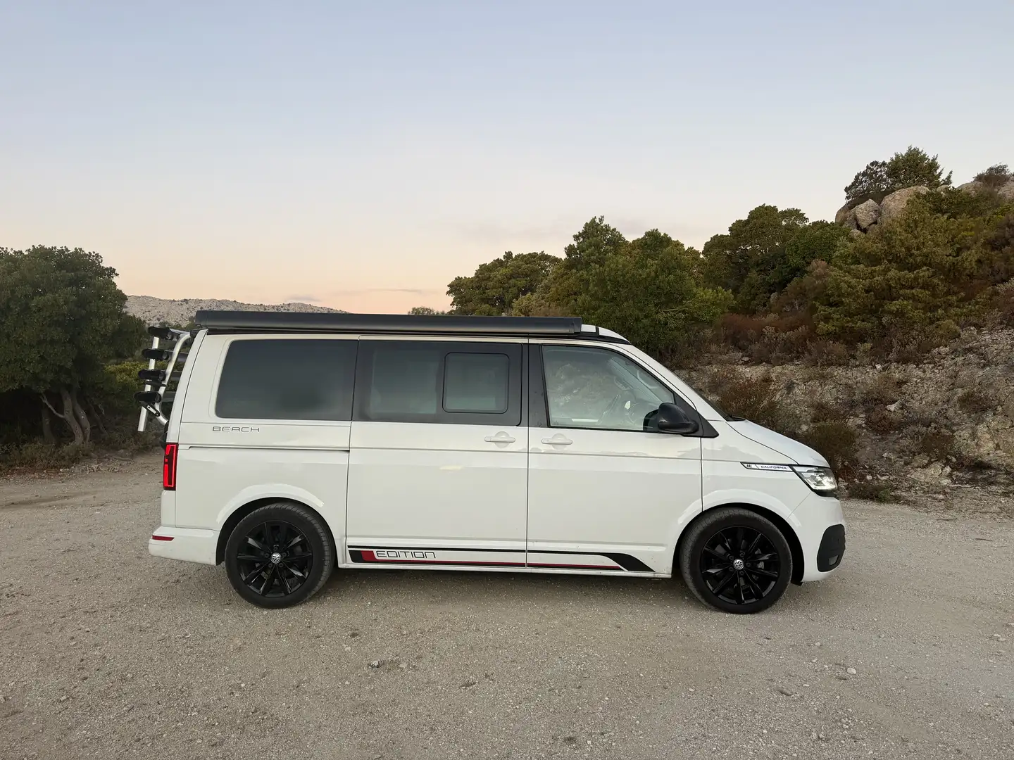 Volkswagen T6.1 California Beach Edition Camper 4MOTION TDI DSG Weiß - 2