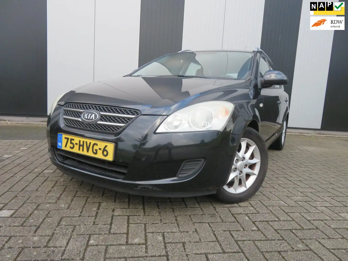 Kia Ceed / cee'd Sporty Wagon 1.6 Fifteen ISG Zwart - 1