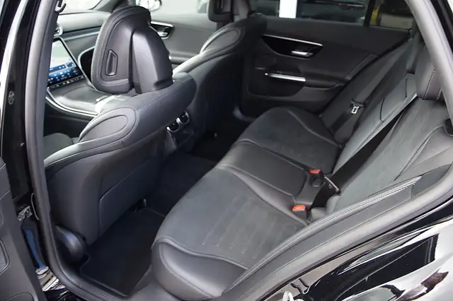 Mercedes-Benz C-Class view 13