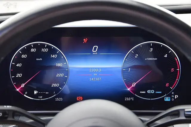 Mercedes-Benz C-Class view 8