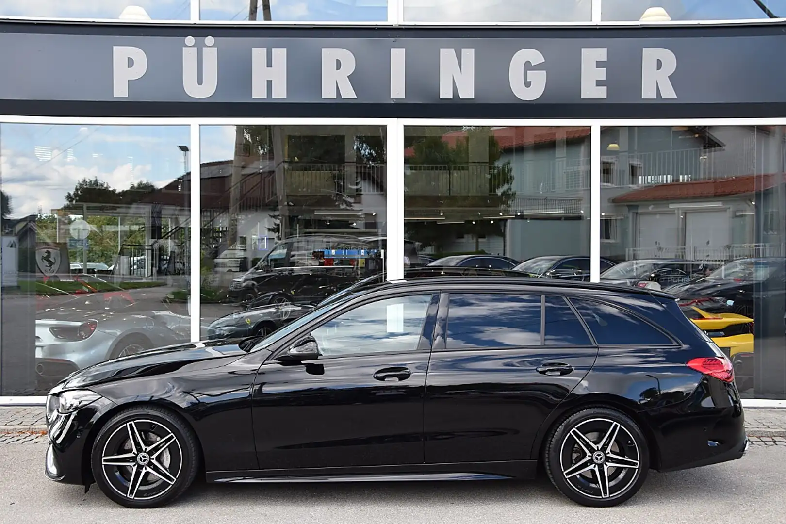 Mercedes-Benz C 220 d AMG Line 4Matic *AMG Sportpaket*Ambientenbele... Schwarz - 1
